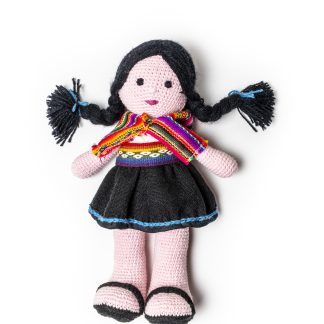 Muñeca andina de trapo tejida a crochet en algodón